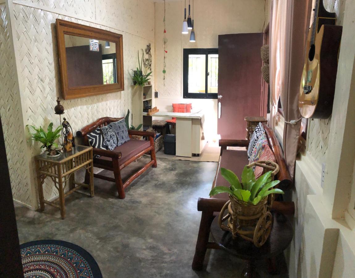 Hiraya Homestay Corón Exterior foto